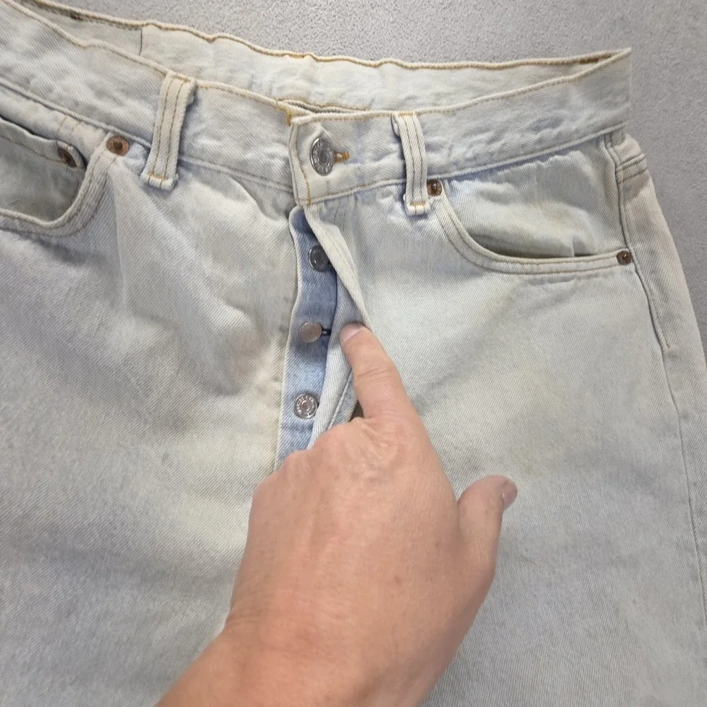 Vintage Levis 501 Jeans Mens Blue Straight Made‎ In USA Button Fly Fits 32x29